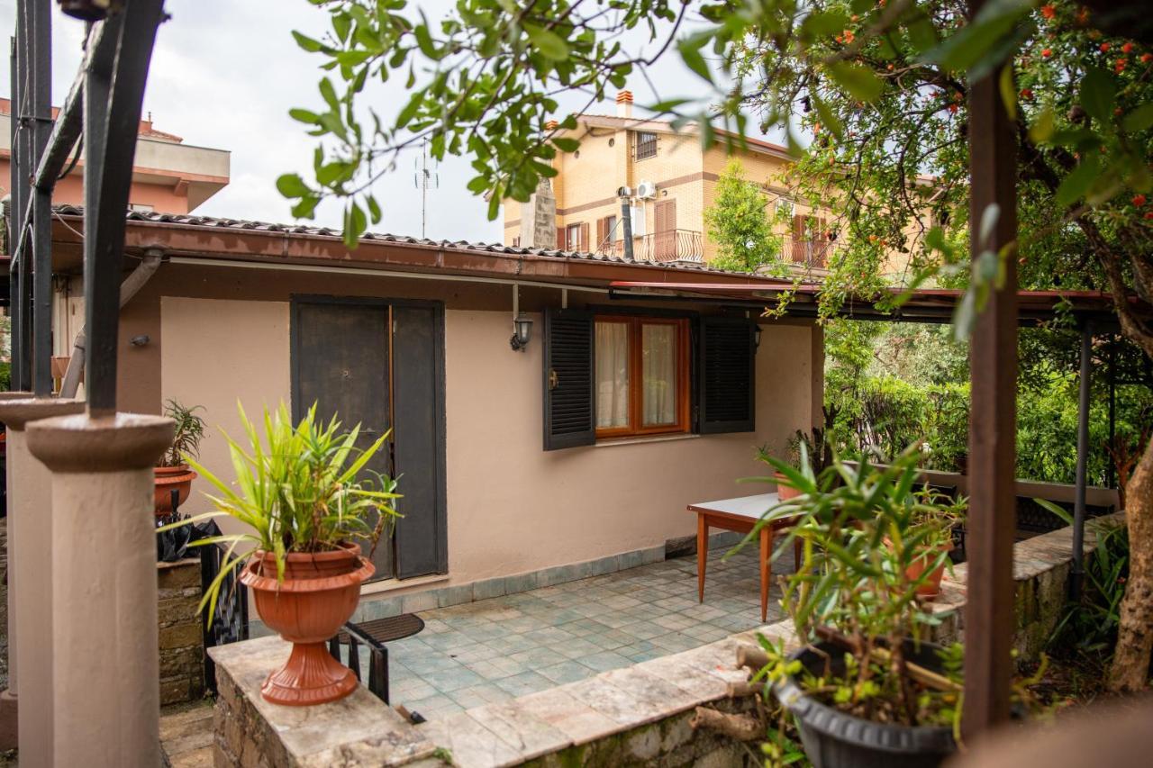 Suite Gli Ulivi Colonna Exterior foto